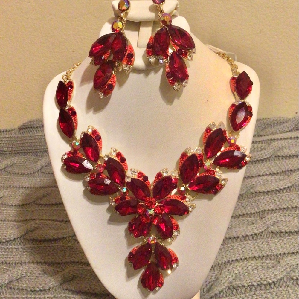 NEW. Ever Faith Golden Tone Crystal & Rhinestones  Party Jewelry Set.